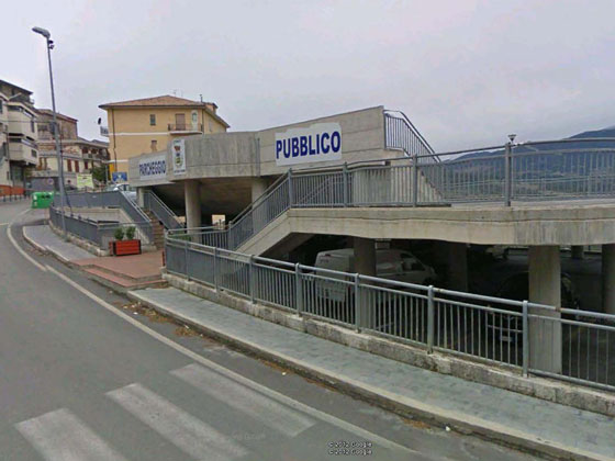 Parcheggio comunale alla via V. Veneto su tre livelli, 2006 Contursi Terme.